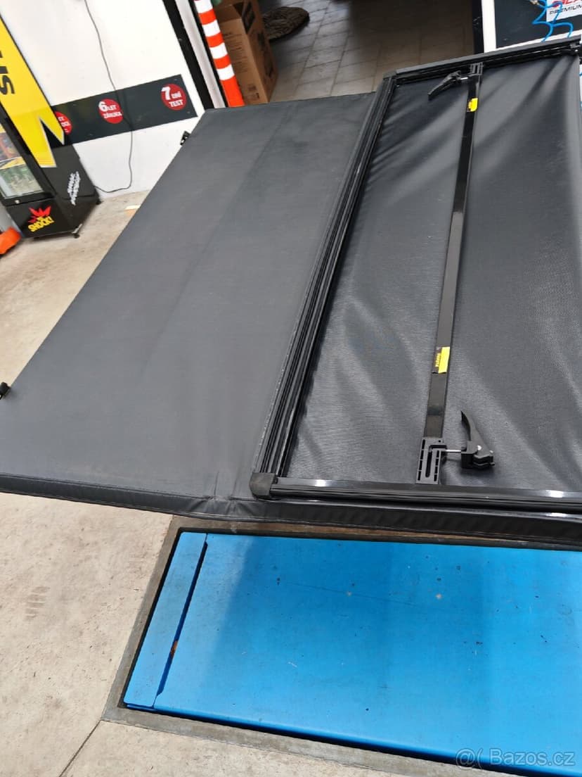 Ram 1500 Longbed 6,4ftp skládací kryt
