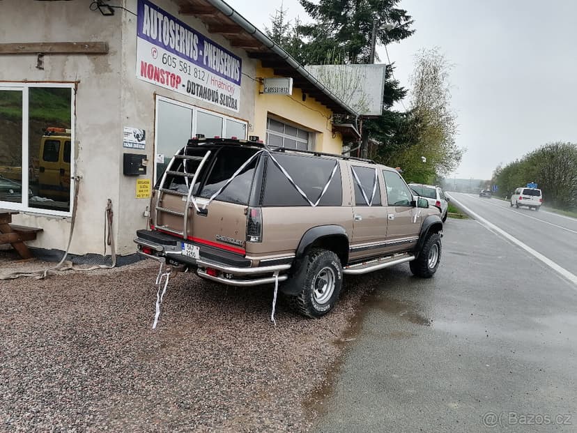 CHevrolet Suburban -DIESEL- 4x4