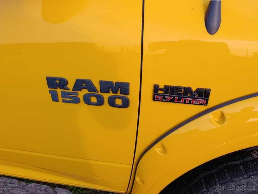 Dodge RAM 1500 najeto 53000km