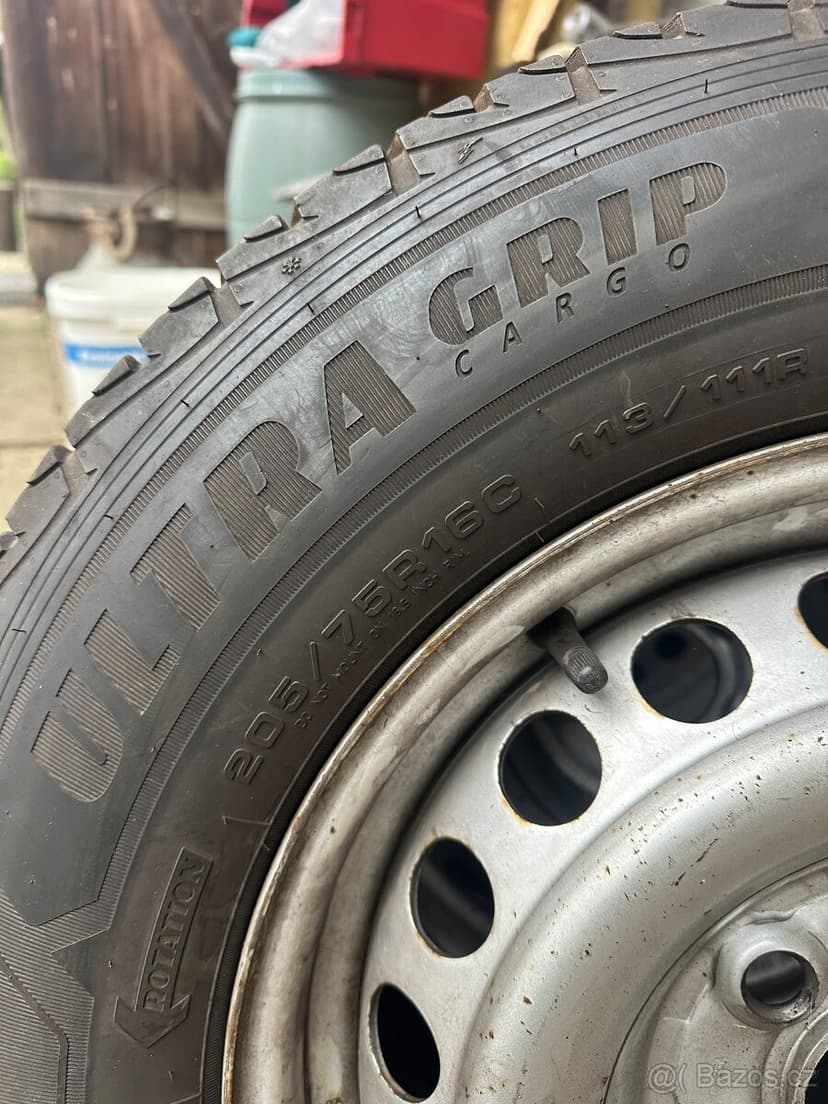 Pneu 205/75 R16C zimní