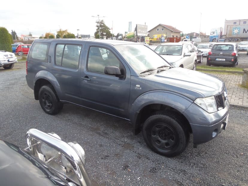 Nissan Pathfinder 2.5 DCi 4x4 manuál tažné 3t