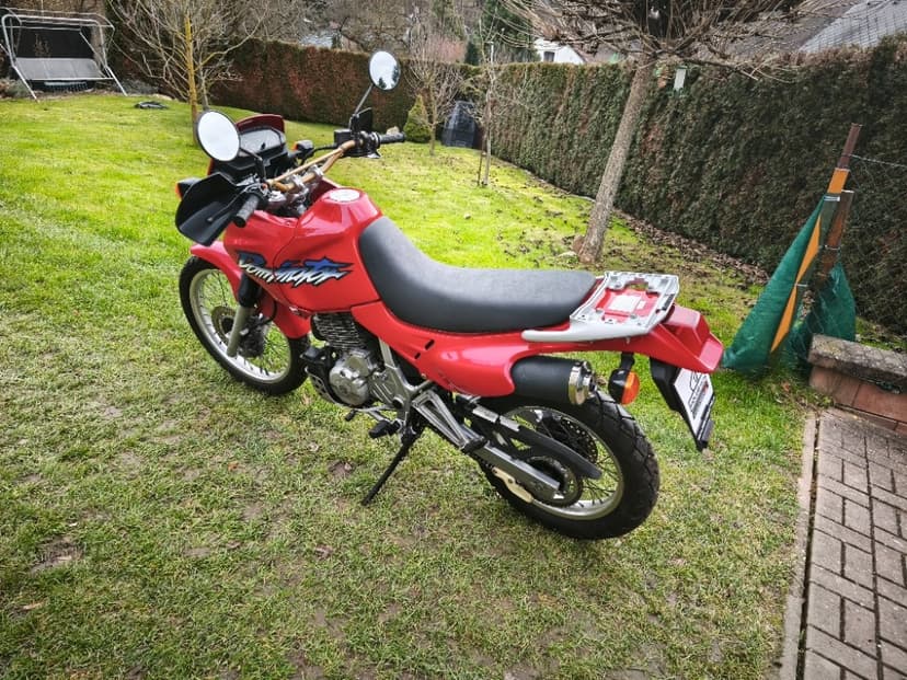 Honda NX 650 Dominator (2001) najeto jen 1311km, CZ doklady