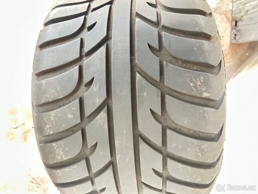 Pneu 255/40/10 maxxis