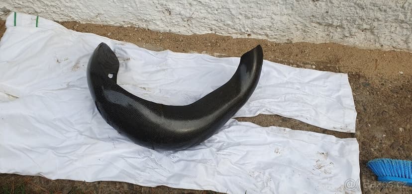 KTM výfuk a karbonový kryt 2t