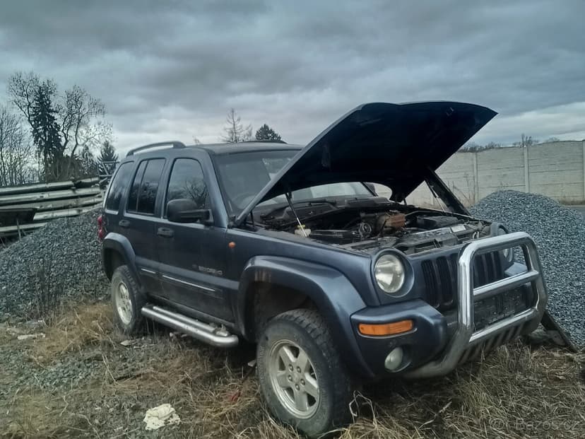 Pevnostní nárazník z Jeep Cherokee / Liberty KJ
