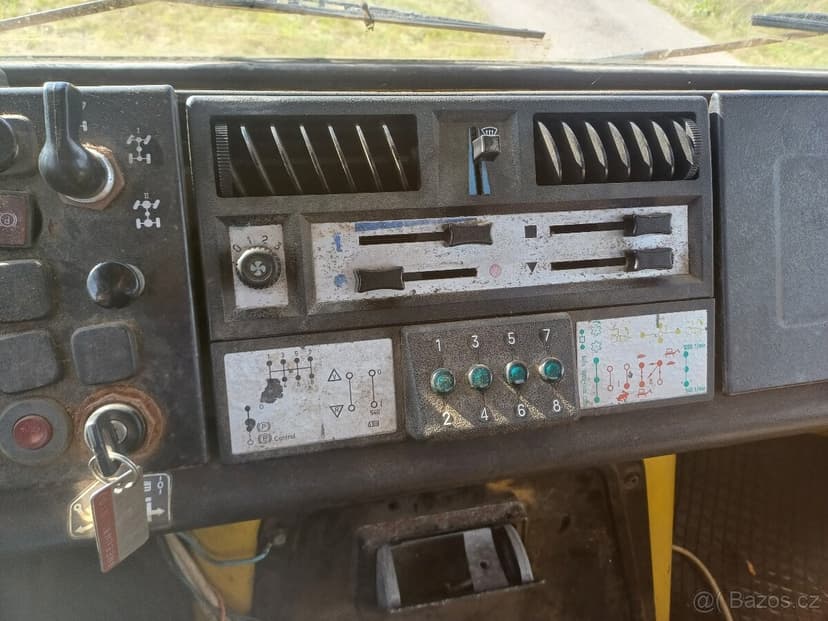 Mercedes Benz Unimog 437, 1750