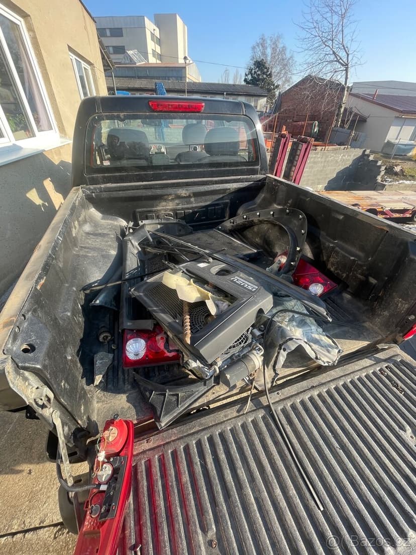 Isuzu D-Max (dily,celek)