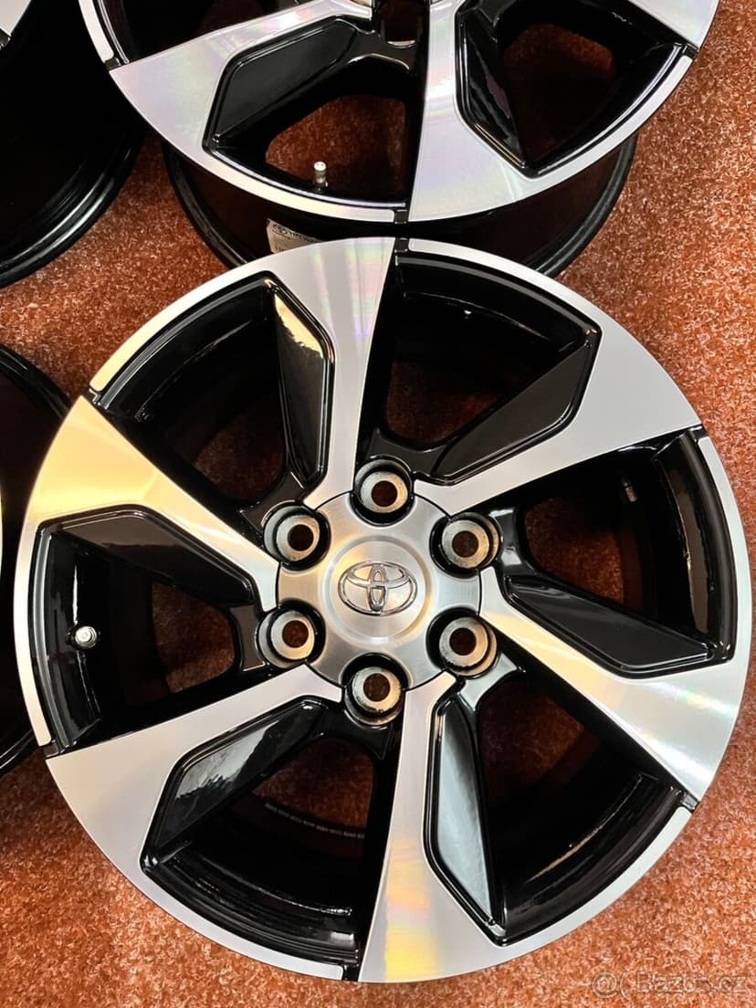 6x139.7 R17 originál alu Toyota Hilux - TOP STAV