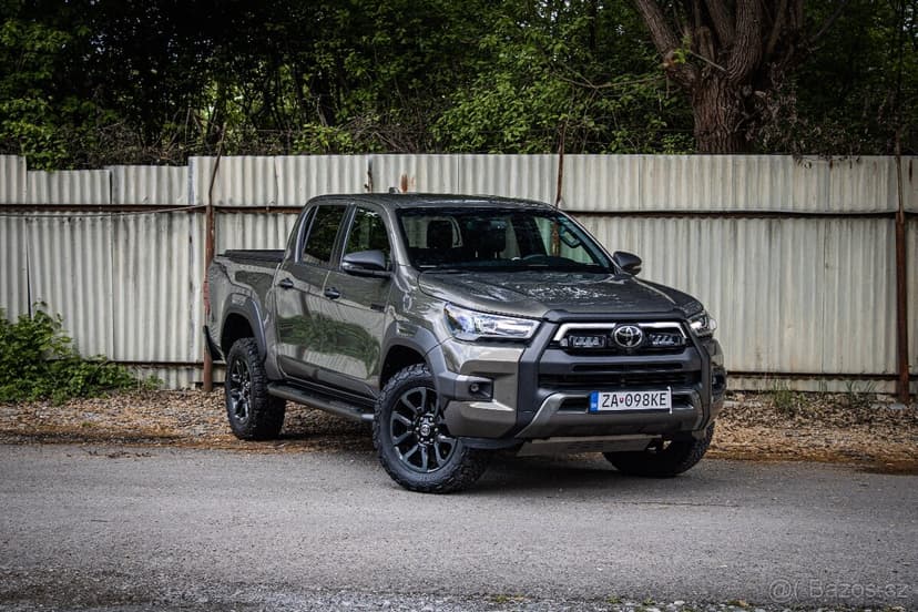 Toyota Hilux 2.8 D 150kW Invincible 1. majiteľ v záruke