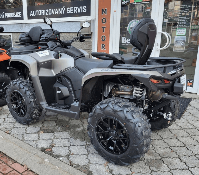 CAN-AM Outlander Max 700 XT ABS, INT Platinum Satin, MY25