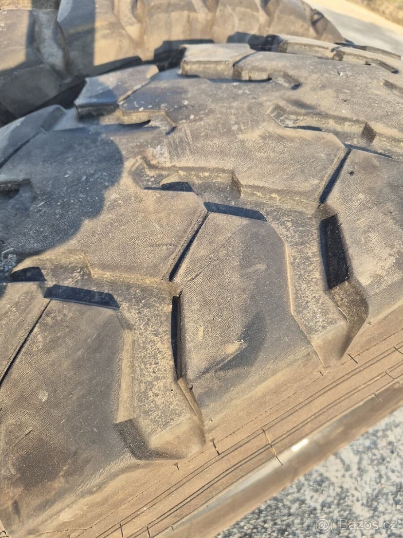 14.00 R20 Continental HCS 166/160 G + těsnící kroužky