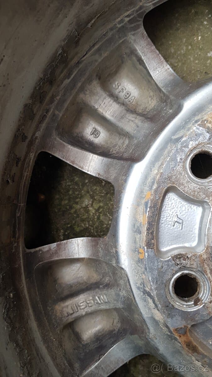Alu kola orig. Nissan 6x139,7 r15