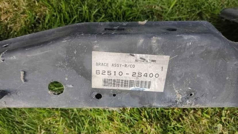 Nissan Pick-up Navara II D22 NP300 - kapota svetlo celo čelo