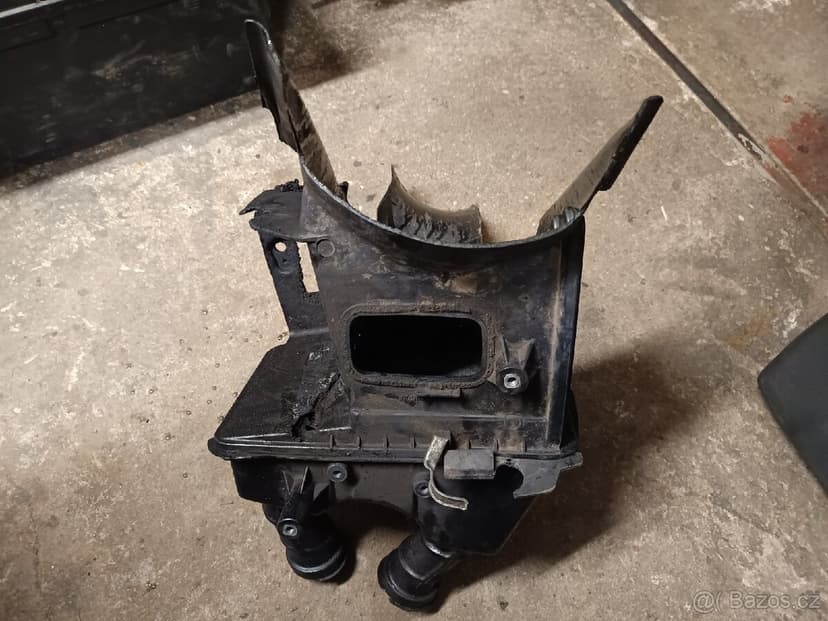 Koupím zadní blatník a airbox Honda XL