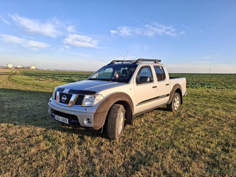 Nissan Navara D40 SLEVA volejte