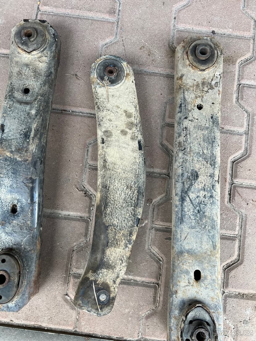 Přední ramena jeep wj