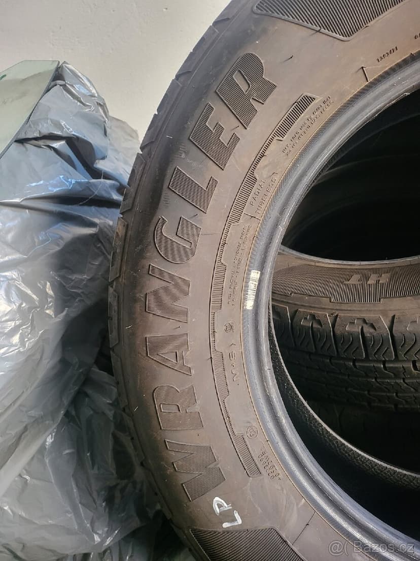 255/65 R18 111H sada 4ks