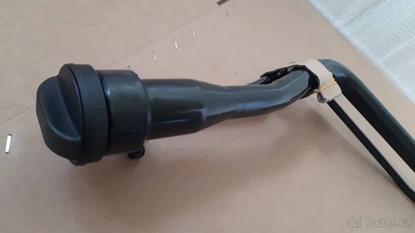 Toyota LC 120 – Hrdlo nádrže