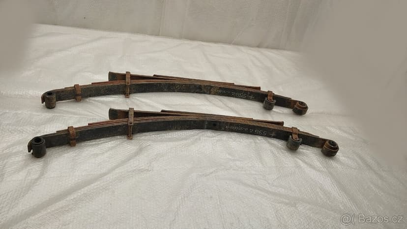 Toyota Hilux – Listová pera