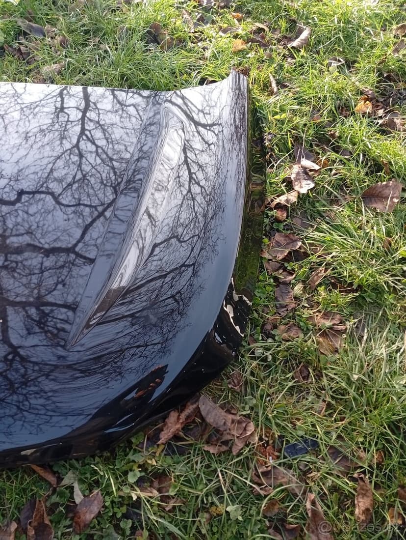 NISSAN NAVARA D23, D23T, D231, RV 2020  KAPOTA ČERNÁ PĚKNÁ