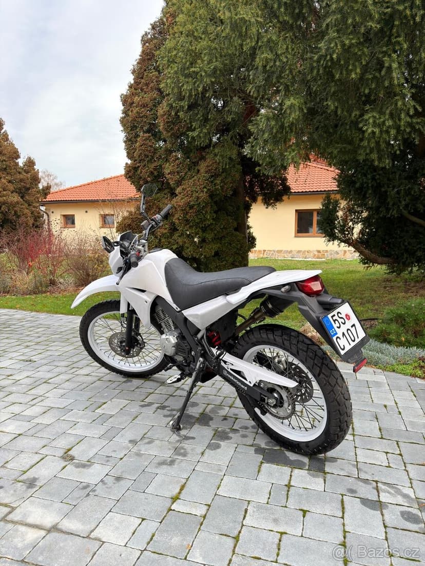 YAMAHA XT 125 R