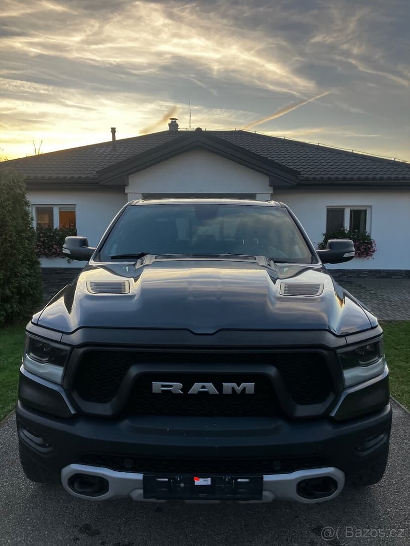 Dodge Ram 1500 Rebel 5.7 V8 HEMI 2019 - NEBOURANÝ