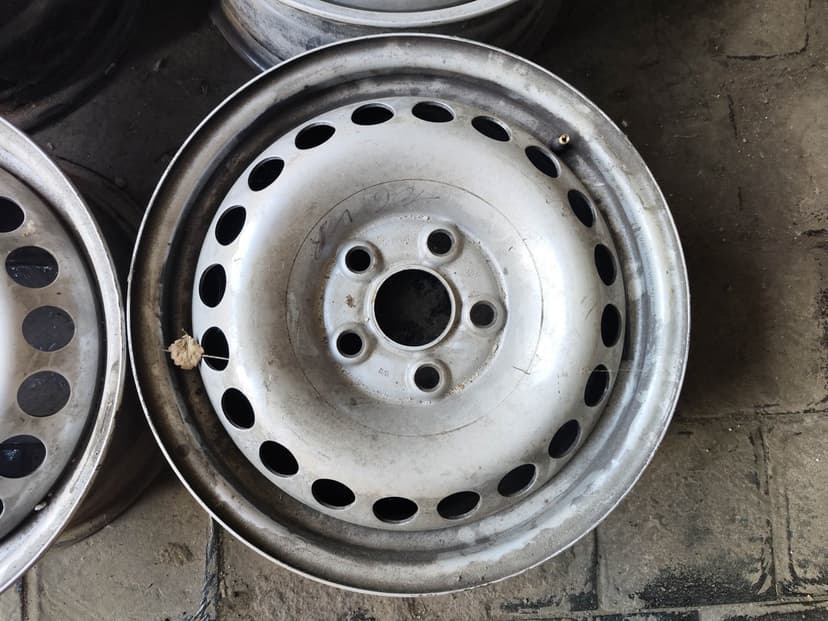 4ks 16"plechových disků 5x120 origo VW T5 T6 T6.1 Multivan