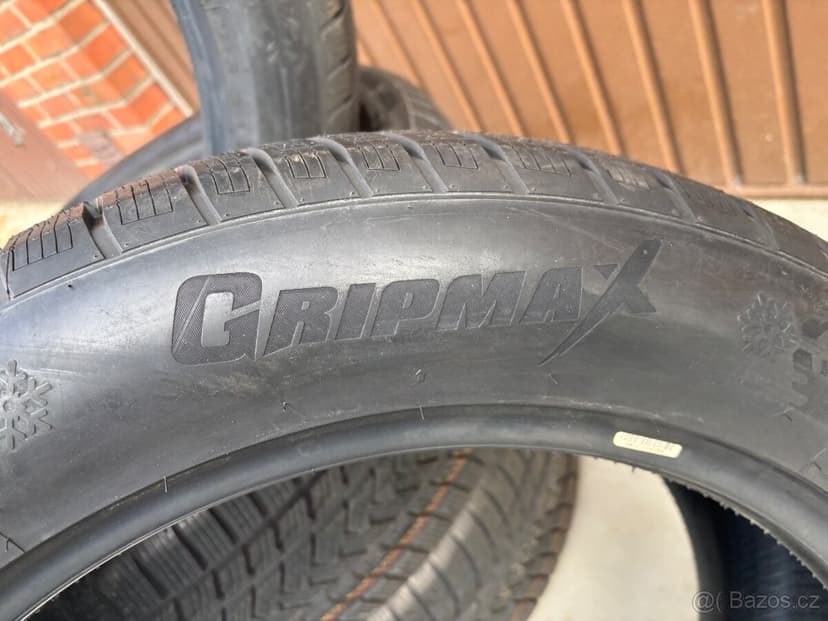 275/50 R21 Mercedes GLS Range Rover zimní Gripmax