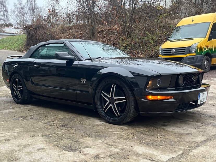 Mustang GT V8-manual Turbo nehavarováno LPG