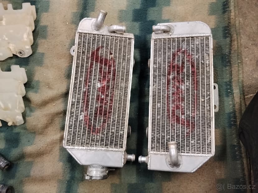 Prodám chladiče na Yamaha YZF250