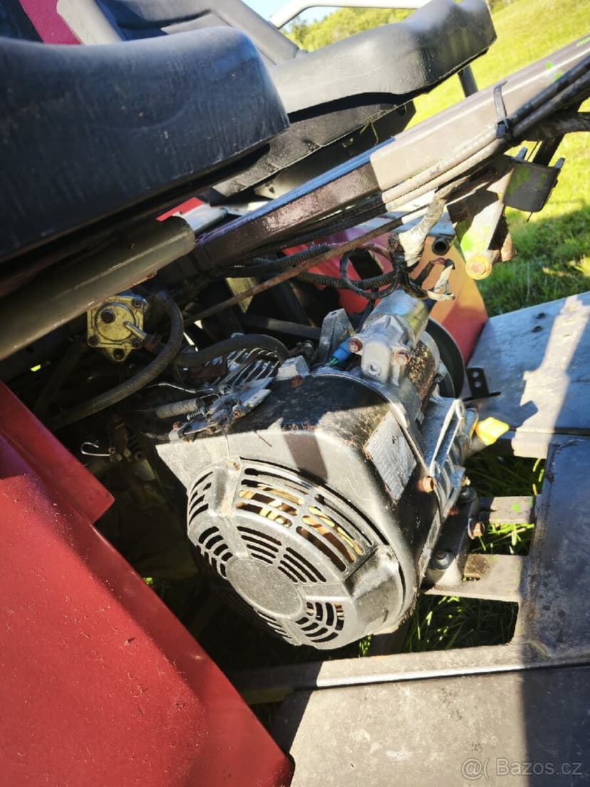 Pěti kolka John Deere AMT 626