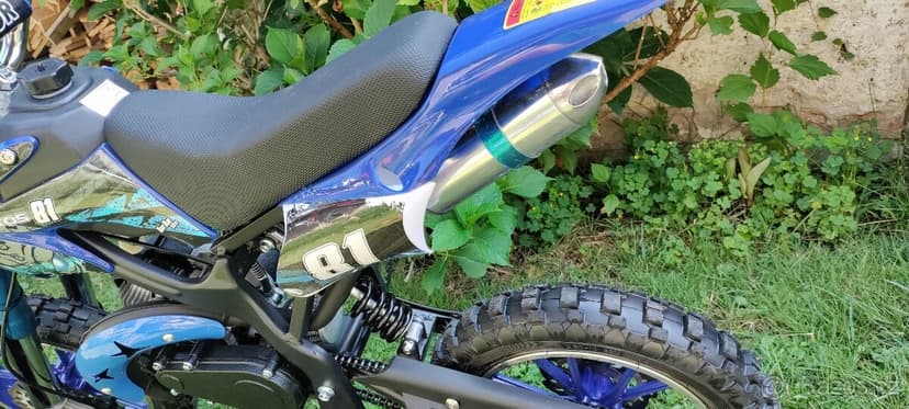 Nová benzínová dětská minikroska modrá 49ccm 10"kola