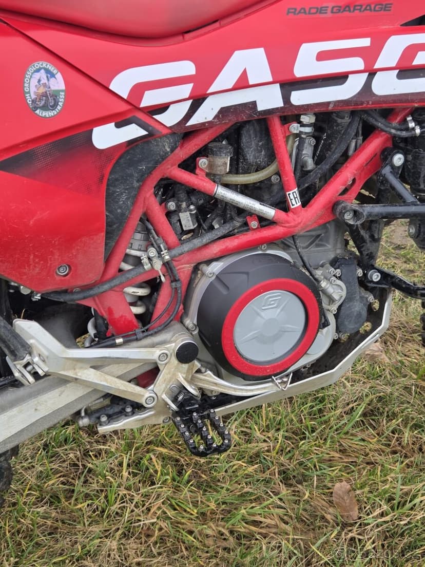 Ochrana krytu spojky KTM 690, Husqvarna 701, GasGas 700 /Lc4