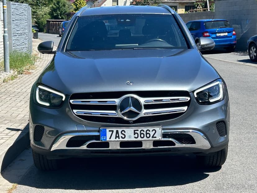 Mercedes-Benz GLC 300 195kw 4MATIC 9g r.v. 2019 ČR 1maj DPH