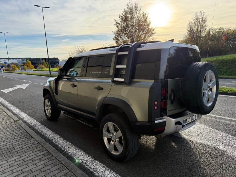Land Rover Defender 110 3,0D 250 MHEV AWD Offroad paket