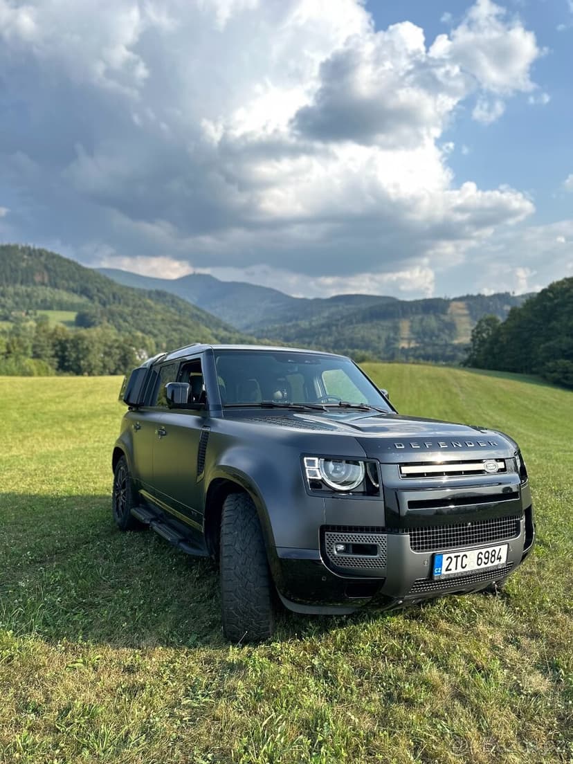 Land Rover Defender, Land Rover Defender 110 P525 V