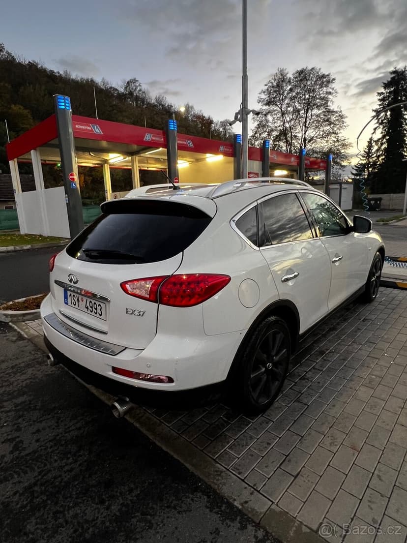 Infiniti ex37