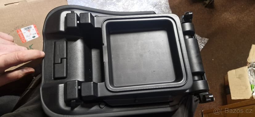 Loketni operka land rover defender L663