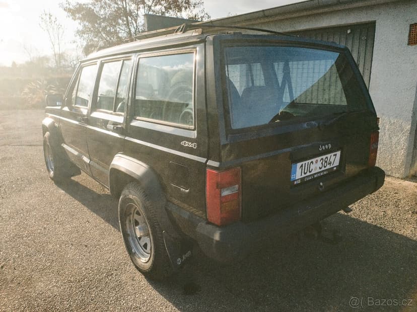 Jeep Cherokee XJ 2.5i 4x4