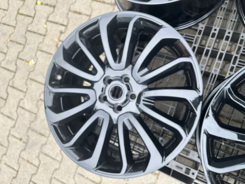 Land Rover Range Rover, kola 22", nové letní pneu