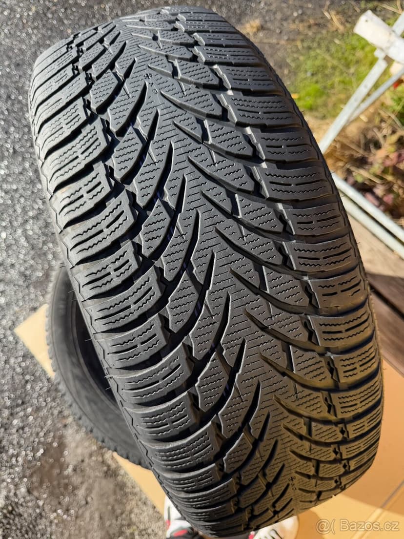 Zimní pneu 235/55/19 Nokian WR SUV 4