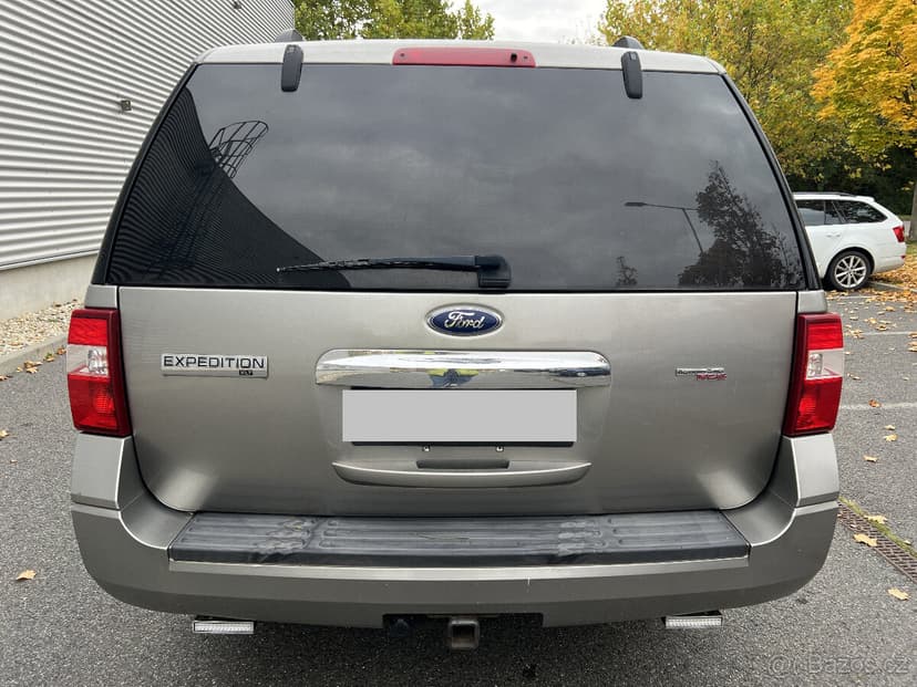 Ford Expedition XLT 5.4 V8, 67 000 km,1.majitel, 7 míst, 4x4