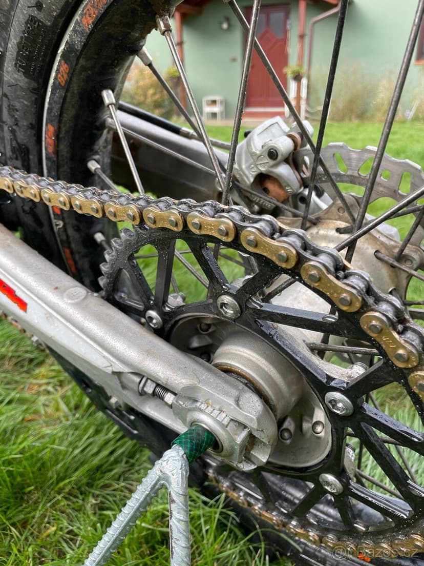 KTM SXF 350 2018 při rychlem jednani sleva