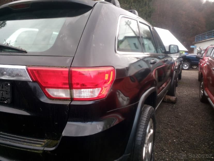 Jeep grand cherokee WK2 3.0 crd// NÁHRADNÍ DÍLY