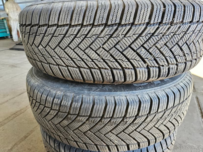 Sada disku 5x139,7mm s pneu 205/70/15 - Jimny