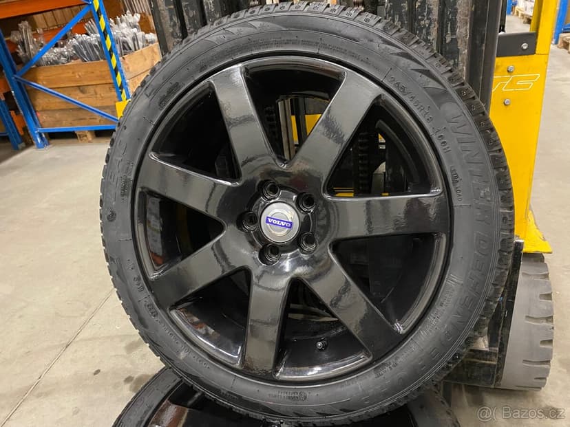 Originál ALU KOLA Volvo + 2 sady pneu