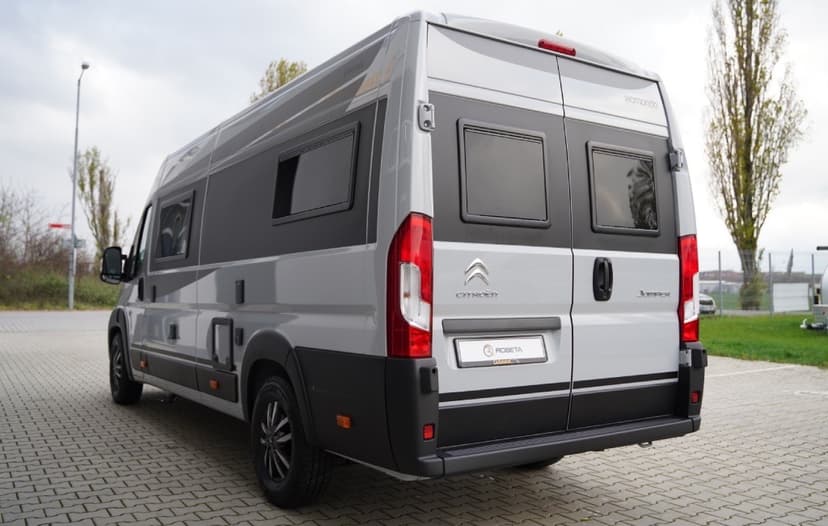 Robeta Womondo Sphinx sleva 231 000 Kč