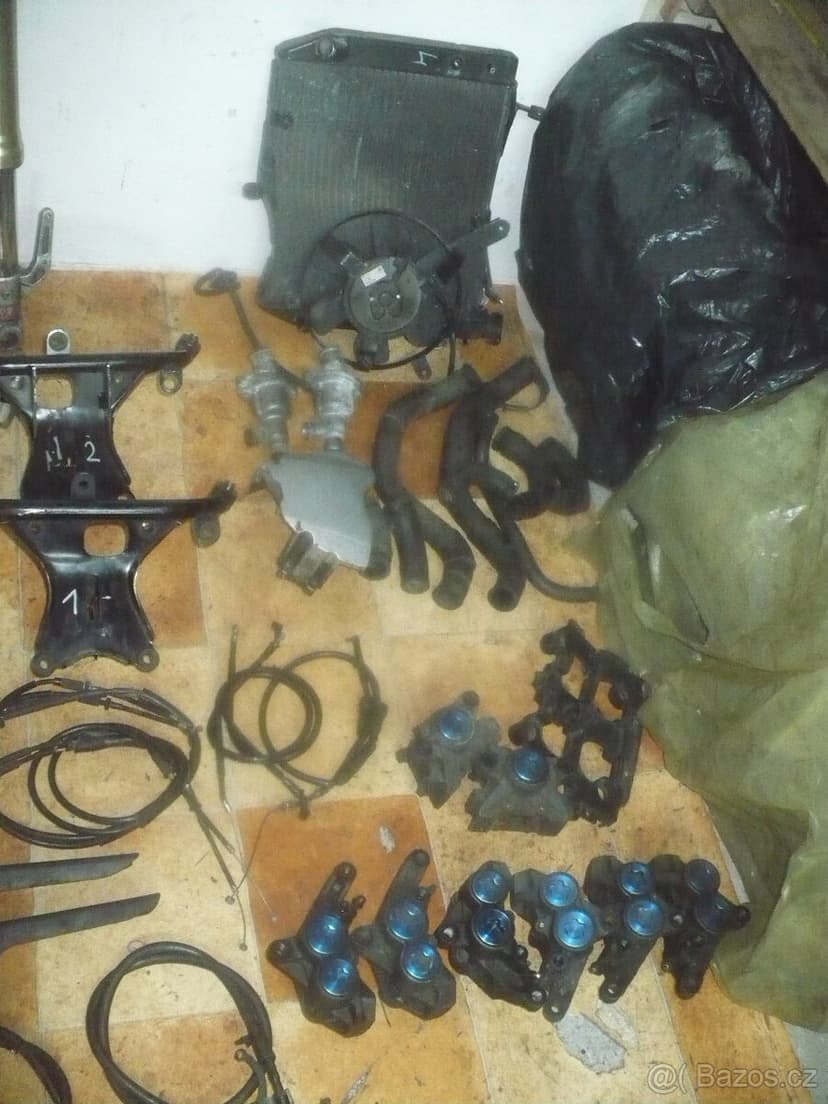 Yamaha YZF R1/fazer rv. 98-01-díly ze tří moto