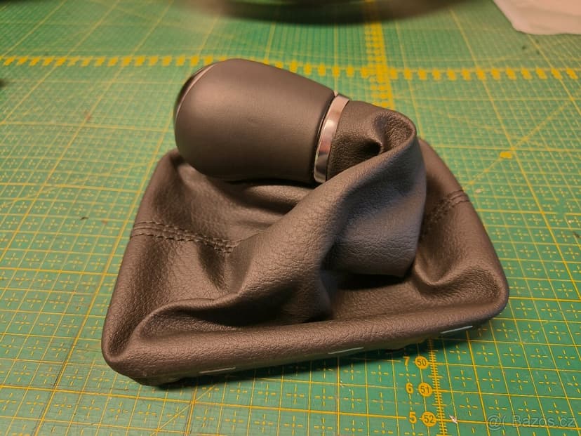 Originální kožená řadící páka s manžetou VW