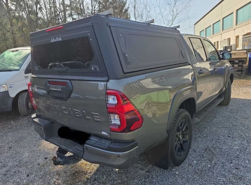 Toyota Hilux 2.8 D-4D Double Cab Invincible 150kw